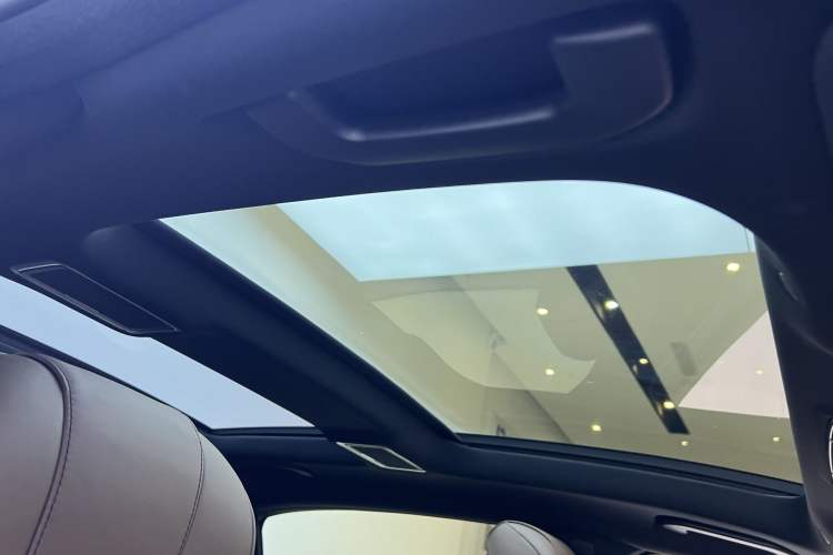 Used Mercedes-Benz Maybach S-Class 2018 S 450 4MATIC Interior 8
