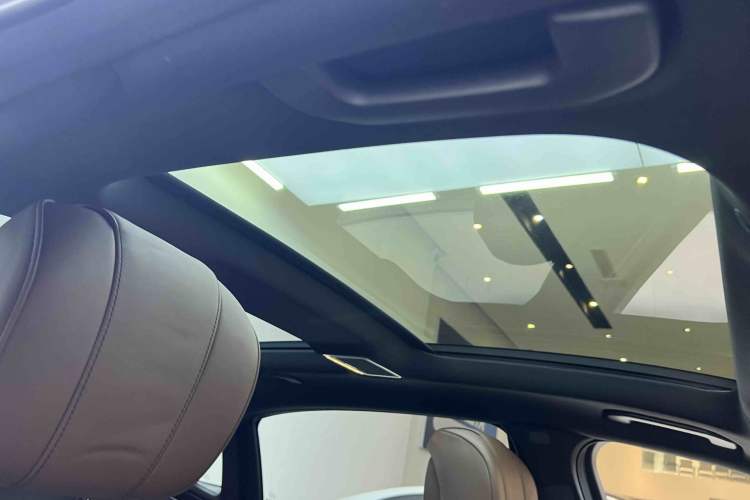 Used Mercedes-Benz Maybach S-Class 2018 S 450 4MATIC Interior 9