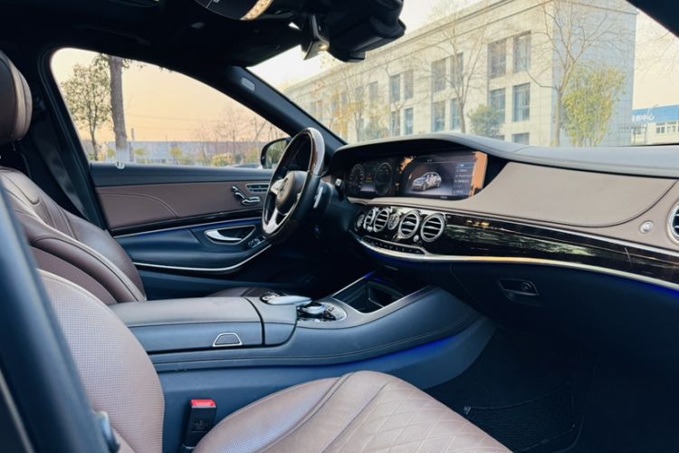 Used Mercedes-Benz Maybach S-Class 2018 S 450 4MATIC Interior 9