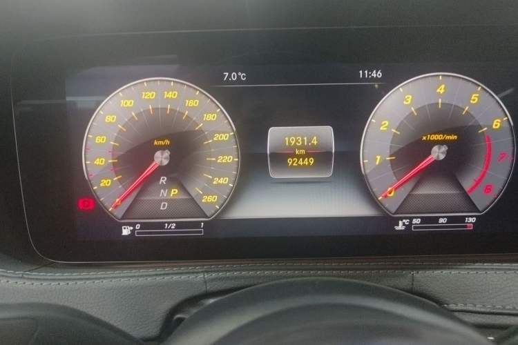 Used Mercedes-Benz Maybach S-Class 2018 S 450 4MATIC Odometer Close Up