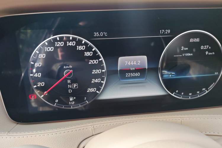 Used Mercedes-Benz Maybach S-Class 2018 S 450 4MATIC Odometer Close Up