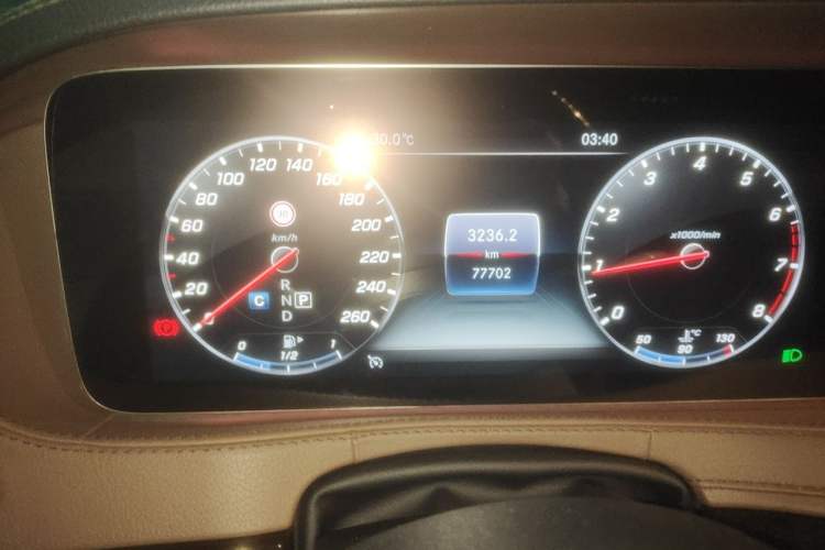Used Mercedes-Benz Maybach S-Class 2018 S 450 4MATIC Odometer Close Up
