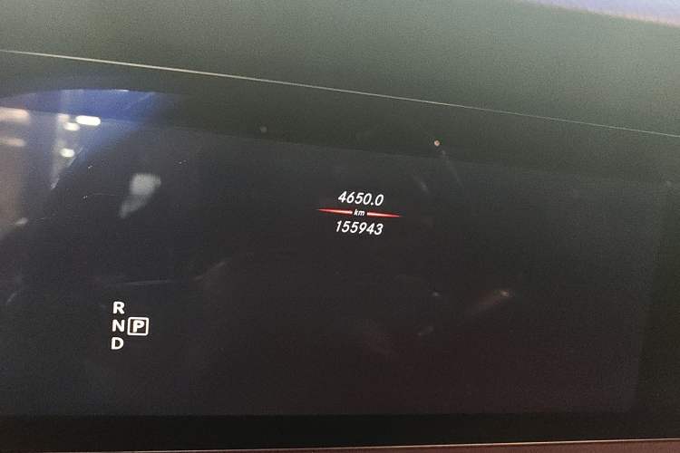 Used Mercedes-Benz Maybach S-Class 2018 S 450 4MATIC Odometer Close Up