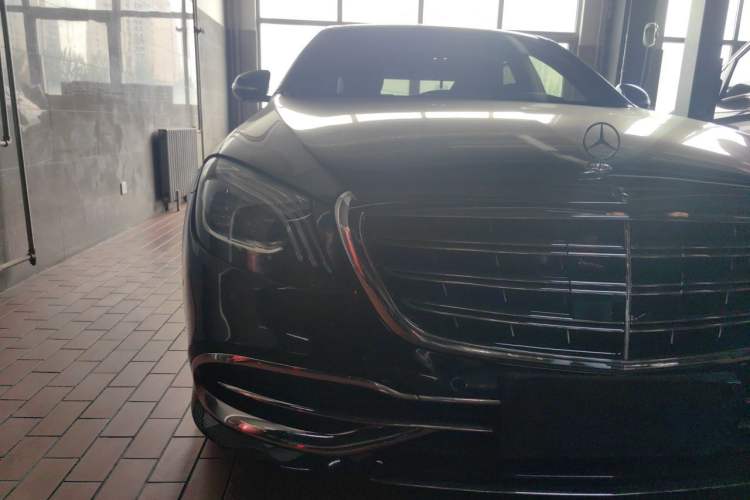 Used Mercedes-Benz Maybach S-Class 2018 S 560 4MATIC Right Front Headlight