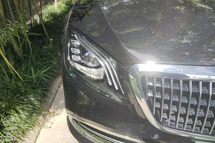 Used Mercedes-Benz Maybach S-Class 2018 S 450 4MATIC Right Front Headlight