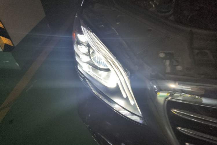 Used Mercedes-Benz Maybach S-Class  Right Front Headlight