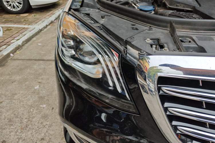 Used Mercedes-Benz Maybach S-Class 2018 S 560 4MATIC Right Front Headlight