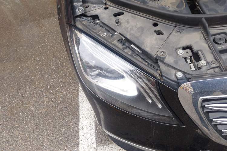 Used Mercedes-Benz Maybach S-Class 2018 S 450 4MATIC Right Front Headlight