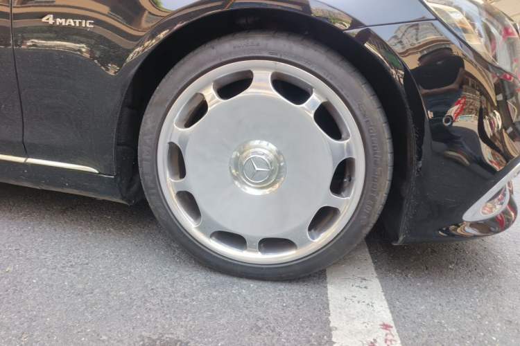 Used Mercedes-Benz Maybach S-Class 2018 S 450 4MATIC Right Front Wheel Hub