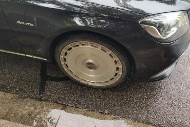 Used Mercedes-Benz Maybach S-Class 2018 S 450 4MATIC Right Front Wheel Hub