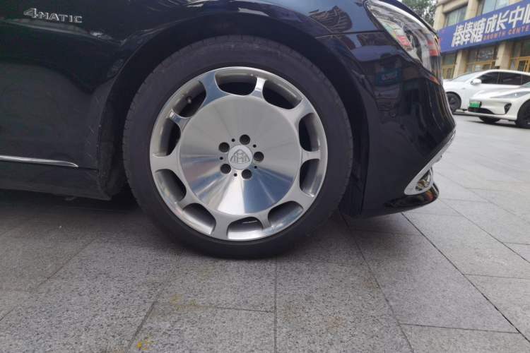 Used Mercedes-Benz Maybach S-Class 2018 S 450 4MATIC Right Front Wheel Hub