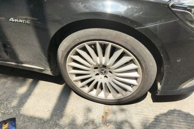 Used Mercedes-Benz Maybach S-Class 2018 S 450 4MATIC Right Front Wheel Hub