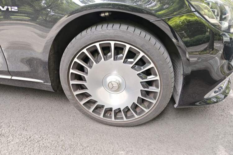 Used Mercedes-Benz Maybach S-Class 2018 S 680 Right Front Wheel Hub