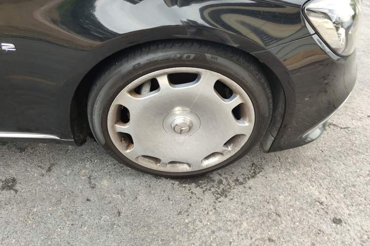Used Mercedes-Benz Maybach S-Class 2018 S 680 Right Front Wheel Hub
