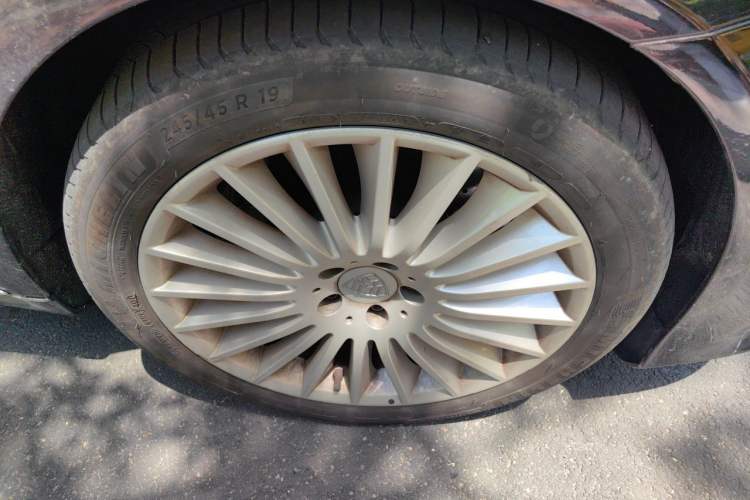 Used Mercedes-Benz Maybach S-Class 2018 S 450 4MATIC Right Front Wheel Hub