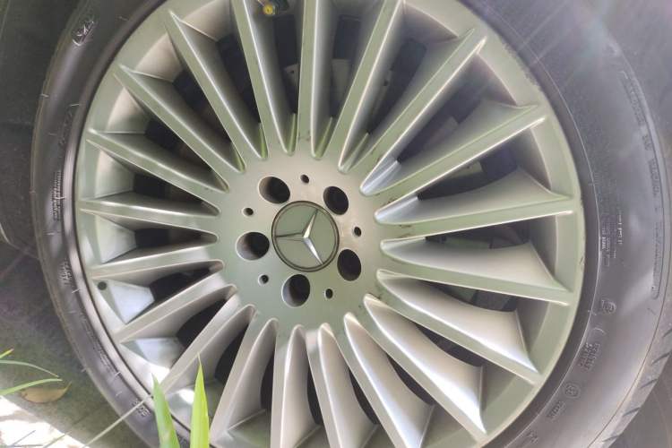 Used Mercedes-Benz Maybach S-Class 2018 S 450 4MATIC Right Front Wheel Hub