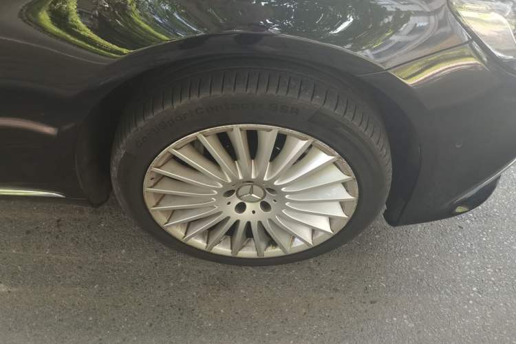 Used Mercedes-Benz Maybach S-Class 2018 S 450 4MATIC Right Front Wheel Hub