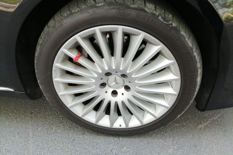 Used Mercedes-Benz Maybach S-Class 2018 S 450 4MATIC Right Front Wheel Hub