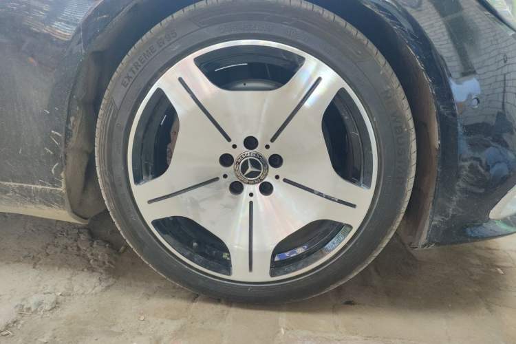 Used Mercedes-Benz Maybach S-Class 2018 S 450 4MATIC Right Front Wheel Hub