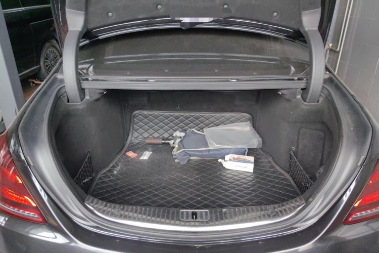 Used Mercedes-Benz Maybach S-Class 2018 S 560 4MATIC Trunk
