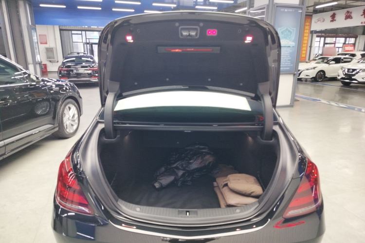 Used Mercedes-Benz Maybach S-Class 2018 S 450 4MATIC Trunk