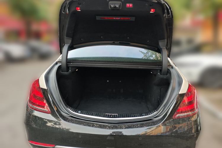 Used Mercedes-Benz Maybach S-Class 2018 S 560 4MATIC Trunk