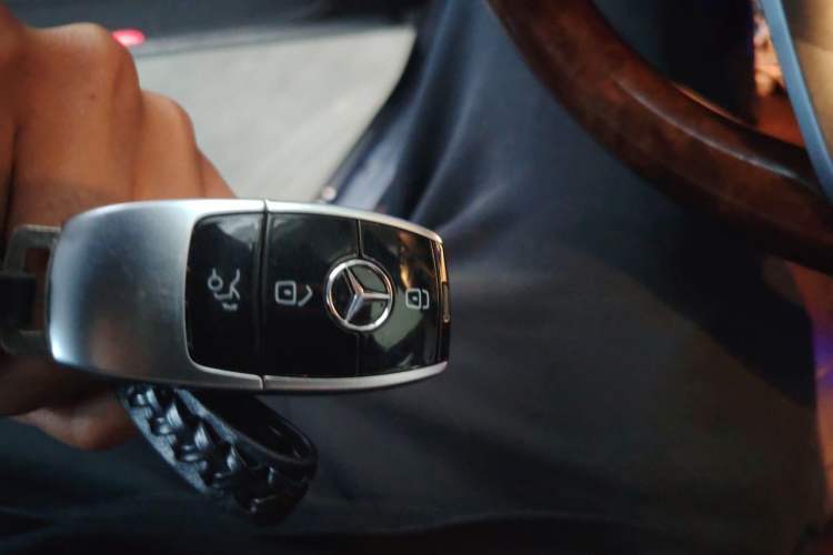 Used Mercedes-Benz Maybach S-Class 2018 S 450 4MATIC Vehicle Key