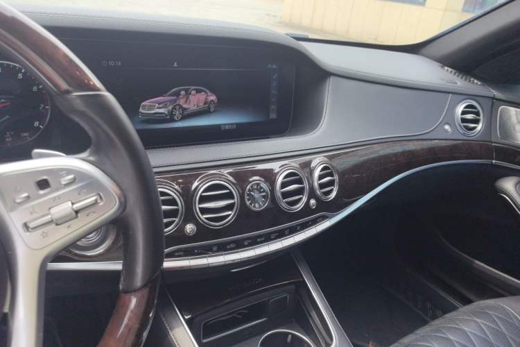 Used Mercedes-Benz Maybach S-Class 2018 S 450 4MATIC Audio And AC Panel