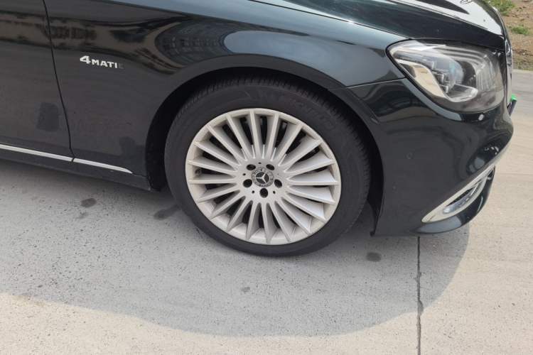Used Mercedes-Benz Maybach S-Class 2018 S 450 4MATIC Right Front Wheel Hub
