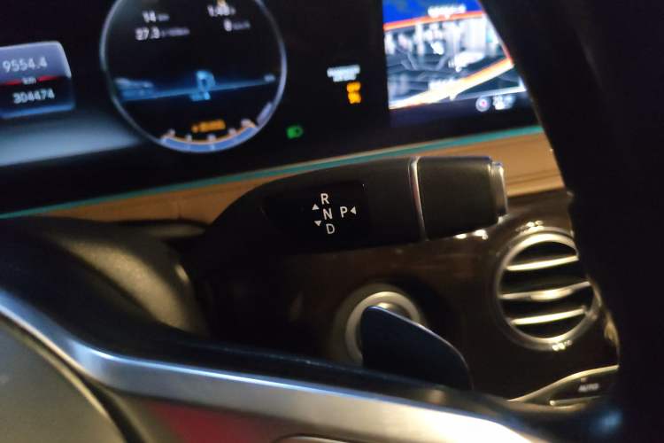 Used Mercedes-Benz Maybach S-Class 2018 S 450 4MATIC Gear Lever