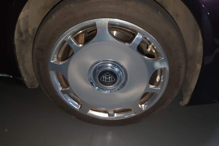 Used Mercedes-Benz Maybach S-Class 2018 S 450 4MATIC Right Front Wheel Hub