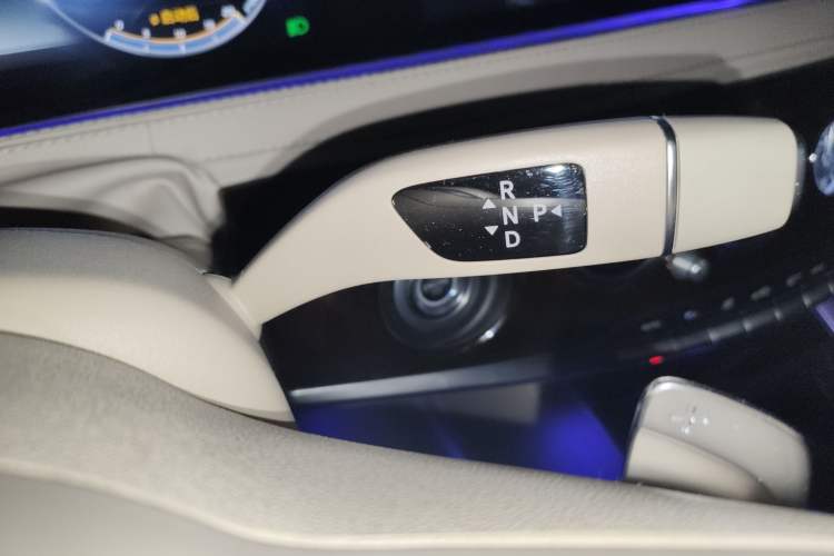 Used Mercedes-Benz Maybach S-Class 2018 S 450 4MATIC Gear Lever