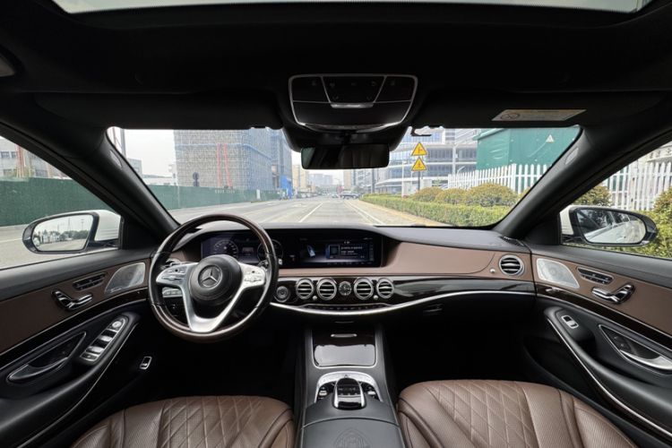 Used Mercedes-Benz Maybach S-Class 2018 S 560 4MATIC Interior 1