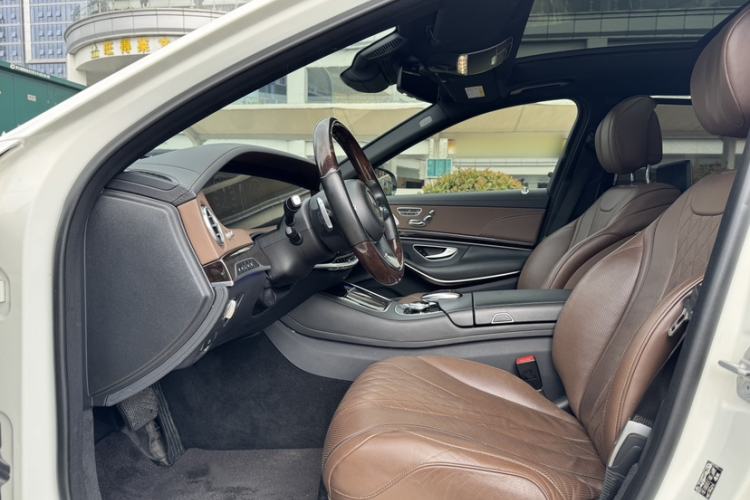 Used Mercedes-Benz Maybach S-Class 2018 S 560 4MATIC Interior 2