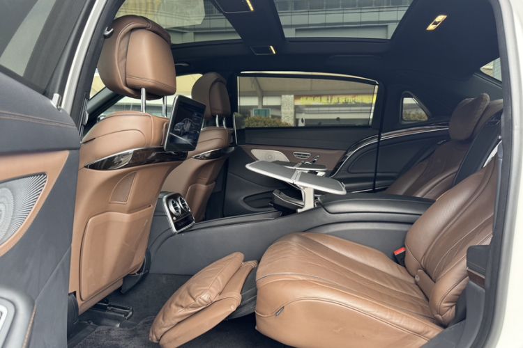 Used Mercedes-Benz Maybach S-Class 2018 S 560 4MATIC Interior 3