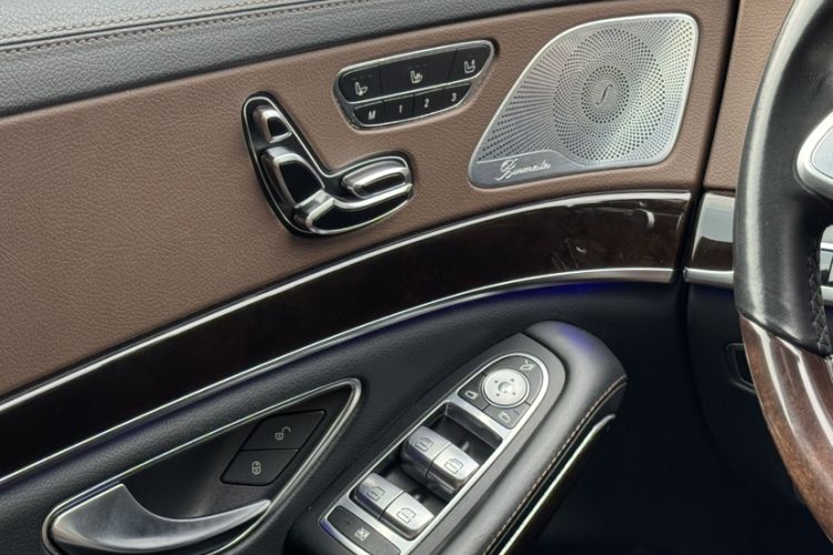 Used Mercedes-Benz Maybach S-Class 2018 S 560 4MATIC Interior 4