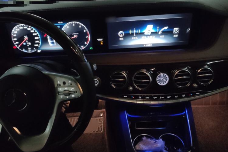 Used Mercedes-Benz Maybach S-Class 2019 S 560 4MATIC Audio And AC Panel
