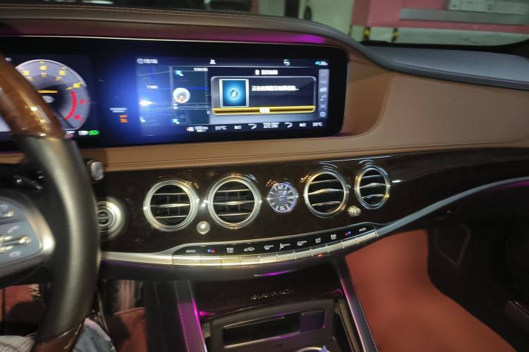 Used Mercedes-Benz Maybach S-Class 2019 S 450 4MATIC Audio And AC Panel