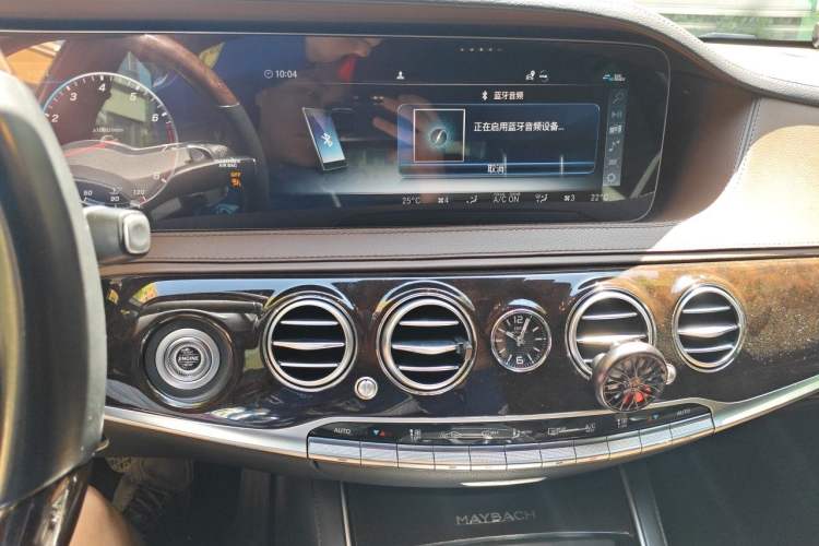 Used Mercedes-Benz Maybach S-Class 2019 S 450 4MATIC Audio And AC Panel