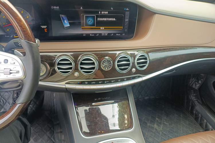Used Mercedes-Benz Maybach S-Class 2019 S 450 4MATIC Audio And AC Panel