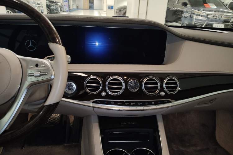 Used Mercedes-Benz Maybach S-Class 2019 Refresh S 450 4MATIC Audio And AC Panel