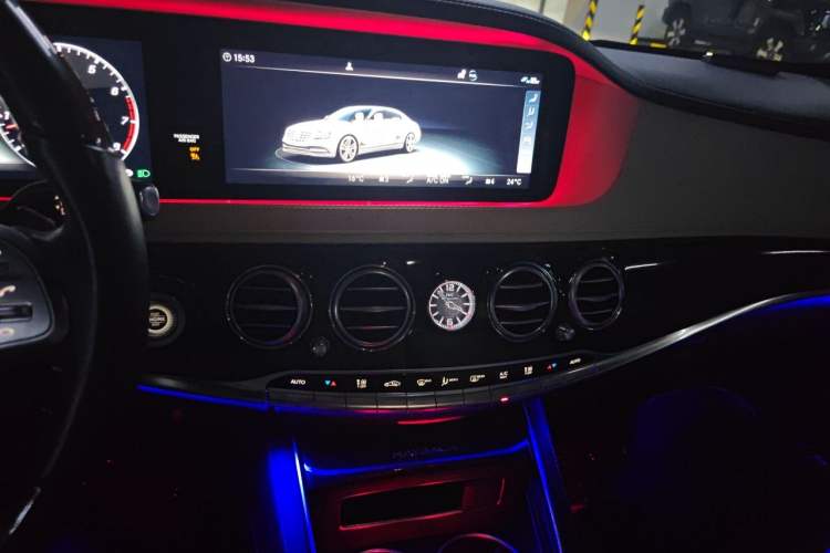 Used Mercedes-Benz Maybach S-Class 2019 S 560 4MATIC Audio And AC Panel