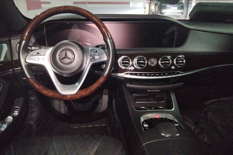 Used Mercedes-Benz Maybach S-Class 2019 S 450 4MATIC Center Console