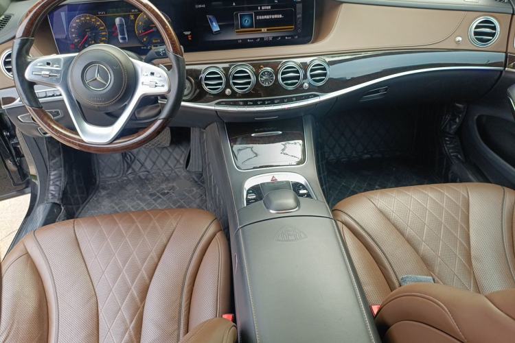 Used Mercedes-Benz Maybach S-Class 2019 S 450 4MATIC Center Console