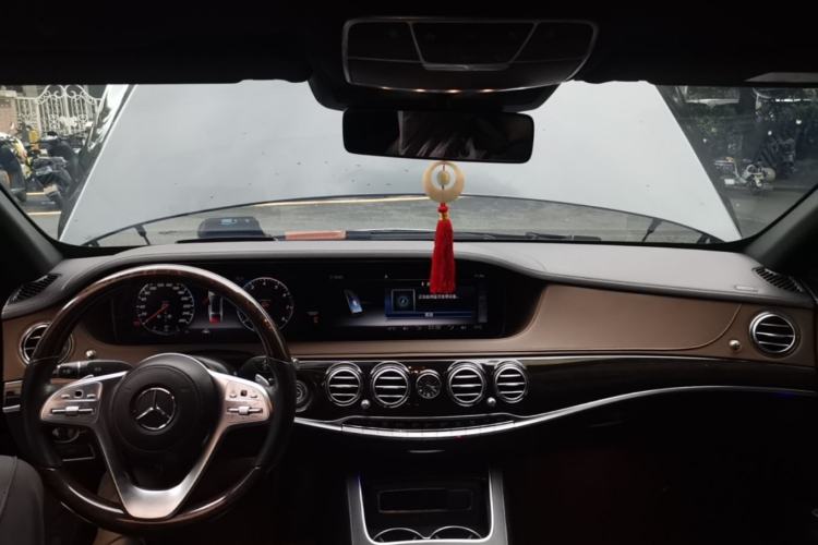 Used Mercedes-Benz Maybach S-Class 2019 Refresh S 450 4MATIC Center Console