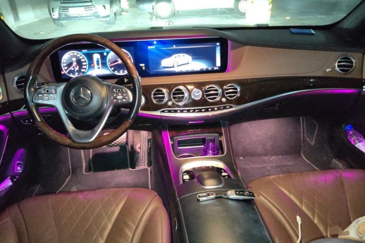 Used Mercedes-Benz Maybach S-Class 2019 S 450 4MATIC Center Console