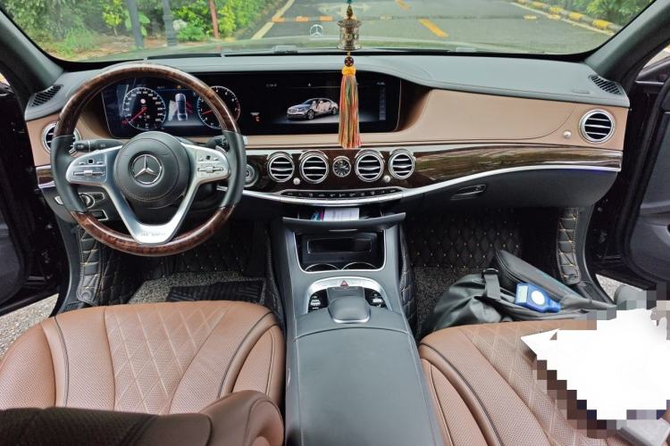 Used Mercedes-Benz Maybach S-Class 2019 S 450 4MATIC Center Console