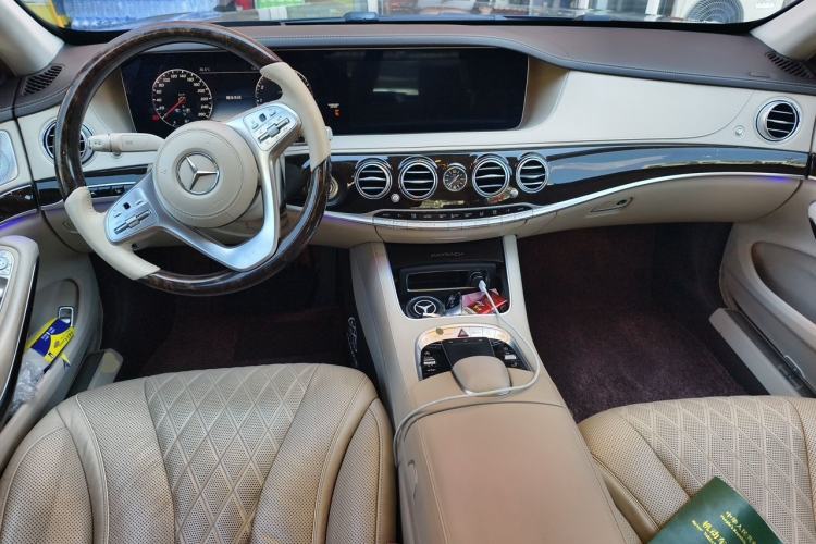 Used Mercedes-Benz Maybach S-Class 2019 Refresh S 450 4MATIC Center Console