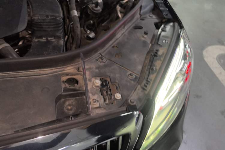 Used Mercedes-Benz Maybach S-Class 2019 S 450 4MATIC Engine Bay Left