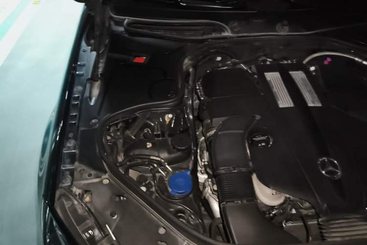 Used Mercedes-Benz Maybach S-Class 2019 S 450 4MATIC Engine Bay Right